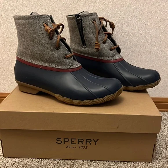 NEW IN BOX! Sperry Duck Boots - Picture 1 of 7